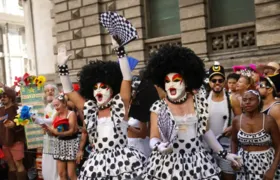 Centenário: Cordão do Bola Preta lota ruas do centro do Rio