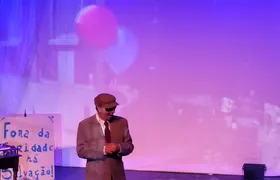 ‘Chico Xavier em Pessoa’ ocupa o palco de teatro em Icaraí