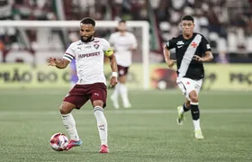 Com um a menos, Fluminense vence o Vasco e sai em vantagem na semifinal do Carioca