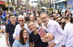 Corpus Christi: Presidente da Alerj prestigia tapete de sal de São Gonçalo