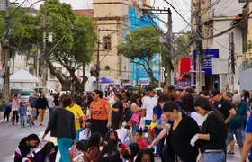 Corpus Christi reúne milhares de fiéis e mantém tradição dos tapetes de sal em São Gonçalo