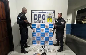 Dois homens são presos com arma e drogas na Comunidade da Grota, em Niterói