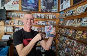 Em tempos de streaming, locadora de filmes segue aberta há mais de 30 anos em São Gonçalo