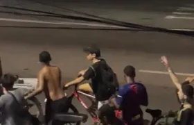 Entregadores de aplicativos fazem manifestação em Icaraí, na Zona Sul de Niterói
