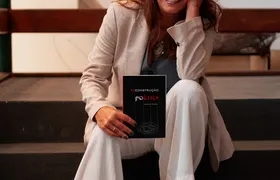 Escritora niteroiense Ananda Falcão lança o livro 'Reconstrução Poética' na UFF