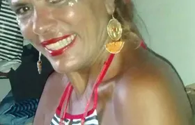 Ex-chacrete Lia Hollywood morre após ataque de pitbull do próprio filho no RJ