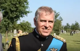 Ex-príncipe Andrew é detido em investigação ligada a Jeffrey Epstein