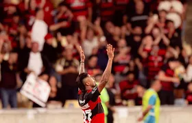 Flamengo desencanta no segundo tempo e vence o Cusco no Maracanã