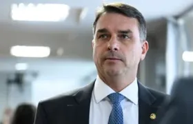 Flávio Bolsonaro pede monitoramento internacional nas eleições do Brasil, em discurso nos EUA