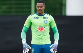 Goleiro John é convocado para a seleção brasileira no lugar de Hugo Souza