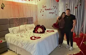 Gracyanne Barbosa recebe pedido de namoro de empresário