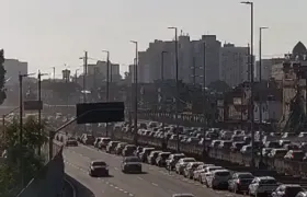 Helicóptero faz pouso de emergência na Linha Amarela, após ocorrência de acidente grave envolvendo motociclista