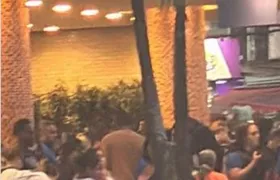 Homem é baleado em frente ao Madureira Shopping no Rio