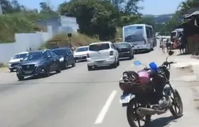 Homem morre atropelado por ônibus em Maria Paula, São Gonçalo