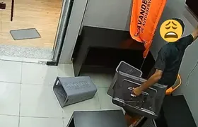 Imagens de câmeras de segurança flagram furto à cafeteria em Icaraí, Niterói