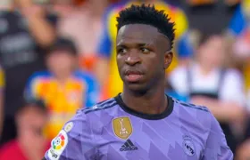 Insatisfeito no Real Madrid, Vini Jr pode parar no PSG, afirma jornal espanhol