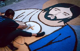 Itaboraí celebra Corpus Christi com tradicional confecção de tapetes de sal e programação religiosa na Avenida 22 de Maio