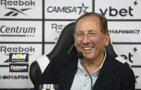 John Textor faz proposta bilionária para comprar clube inglês