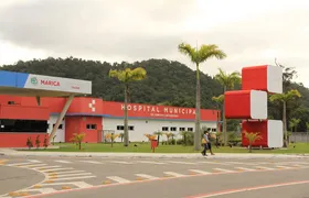 Jovem sofre acidente de moto na manhã desta segunda-feira (11) em Itaipuaçu
