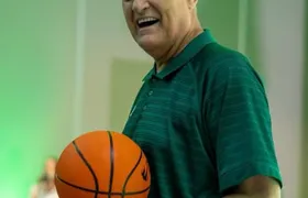 Lenda do basquete, Oscar Schmidt morre em São Paulo