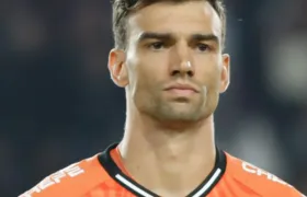 Léo Jardim, goleiro do Vasco, admite frustração por não estar em pré-lista de Ancelotti