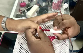Manicures se preparam para mudança nos produtos de unha em gel; entenda!