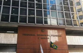 Marinha é condenada por forçar militar trans a usar roupas masculinas