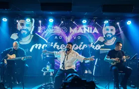 Matheusinho, um dos novos expoentes do pagode, realiza show inédito no estúdio da Rádio Mania