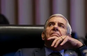 Moraes concede prisão domiciliar humanitária a Augusto Heleno