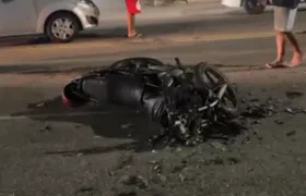 Motociclista fica ferido após colisão com carro na Venda da Cruz