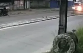 Motociclista morre atropelado por caminhão da Enel em Duque de Caxias; Vídeo