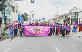 Movimento de Mulheres ocupa praça no Centro de São Gonçalo em ato contra feminicídios