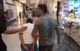 Mulher é presa em shopping após denúncia de agressão contra ex-companheira