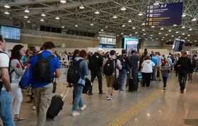Neblina fecha aeroportos do Rio e provoca cancelamentos e desvios de voos
