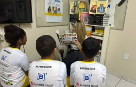 Oficina literária 'Meu Pequeno Autor' transforma alunos do Craque do Amanhã em escritores mirins