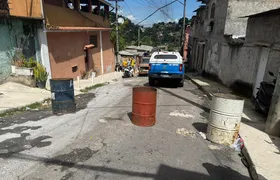 PM remove uma tonelada de barricadas em comunidades de Niterói