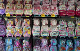 Papelarias ficam lotadas na reta final para a volta às aulas