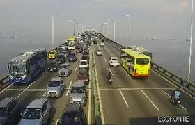 Ponte Rio-Niterói e outras vias sentido Região dos Lagos apresentam lentidão