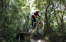 Prefeitura de Niterói fortalece ciclismo ao sediar etapa internacional de downhill no Parque da Cidade