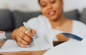 Prêmio literário nacional com inscrições abertas: publicação e premiação em dinheiro