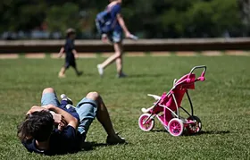 Projeto de lei que aumenta a licença-paternidade para 20 dias deve ser sancionada nesta terça (31)