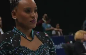 Rebeca Andrade volta com destaque, e Brasil fatura prata por equipes no Pan