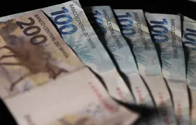 Renda média das famílias chega a R$ 2.264 e é recorde em 2025