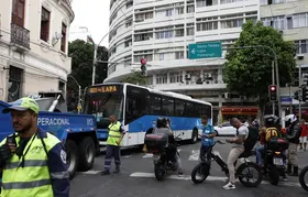 Rio amanhece em estágio de normalidade após dia de caos