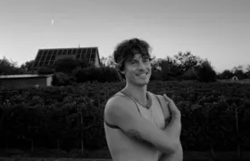 Shawn Mendes chega ao Brasil às vésperas do Dia dos Namorados