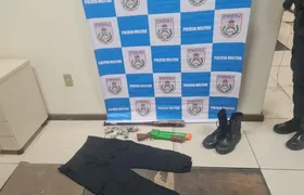 Simulacro de arma é apreendida com um menor e dois homens em Niterói