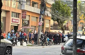 Suspeito é levado para delegacia por 'stalking' contra mulher na Freguesia