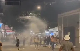 Torcedores do Vasco tentam invadir São Januário após derrota por 3 a 0