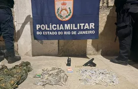 Trio é preso e menor apreendido com drogas e pistola em Itaboraí