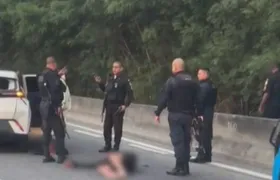 Troca de tiros na Transolímpica deixa três pessoas baleadas